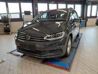 Skats no kreisās puses priekšā