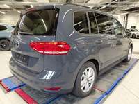 Skats no labās puses aizmugurē