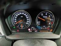 Pohľad na združený prístroj na palubnej doske