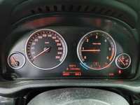 Pohľad na združený prístroj na palubnej doske