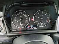 Pohľad na združený prístroj na palubnej doske