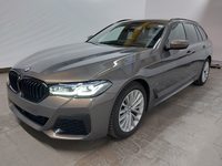 Skats no kreisās puses priekšā