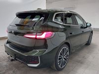 Skats no labās puses aizmugurē