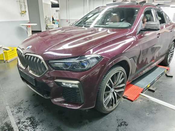 Náhled zpředu zleva