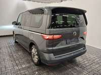 Pogled od pozadi levo