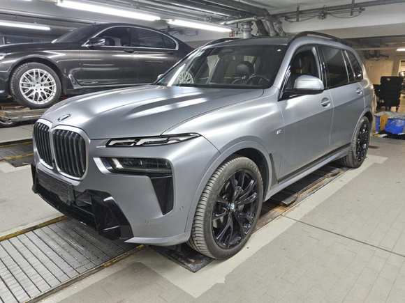 Вид спереди слева