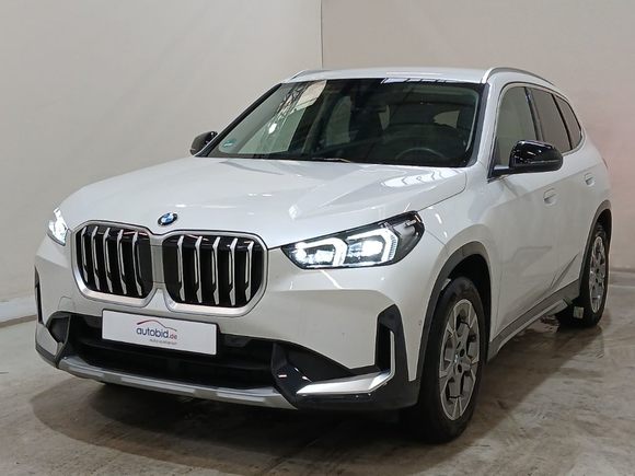 Skats no kreisās puses priekšā