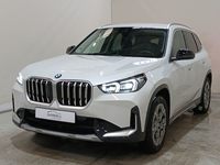 Skats no kreisās puses priekšā