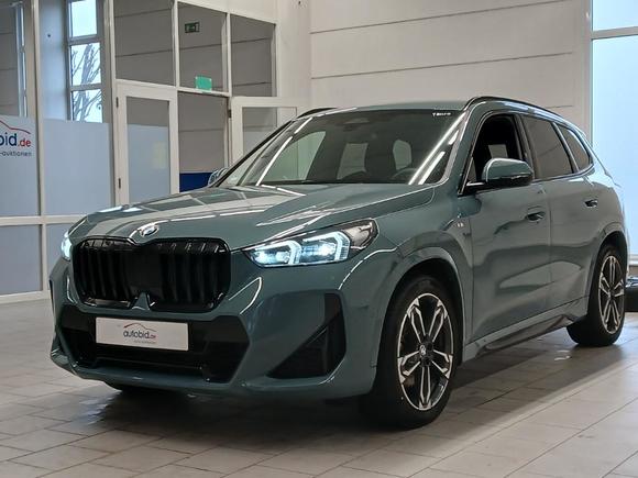 Skats no kreisās puses priekšā