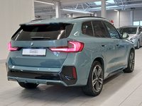 Skats no labās puses aizmugurē