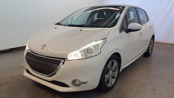 Pogled od napred levo