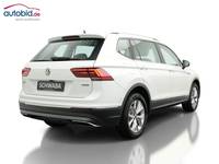 Skats no labās puses aizmugurē