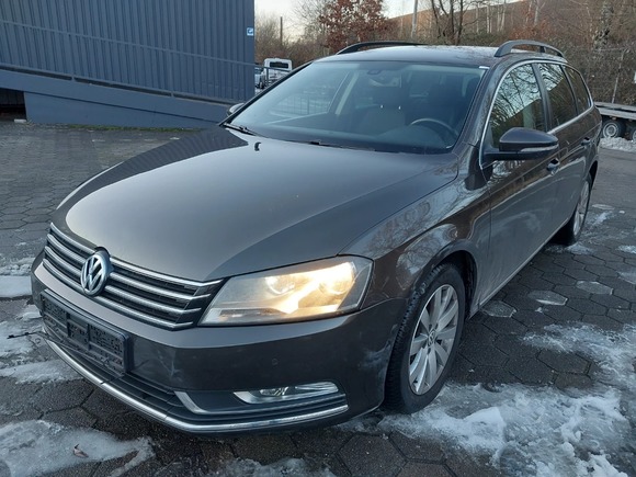 Pogled od napred levo