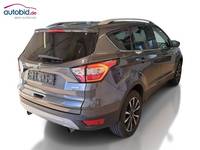 Skats no labās puses aizmugurē