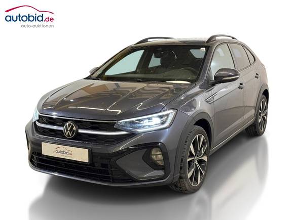 Изглед отпред отляво