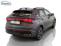 Изглед отзад отдясно