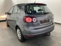 Pogled od pozadi levo