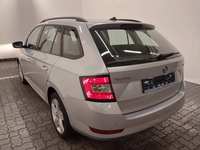 Pogled od pozadi levo