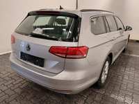 Pogled od pozadi desno