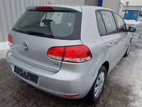 Pogled od pozadi desno