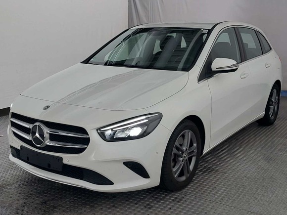 Pogled od napred levo