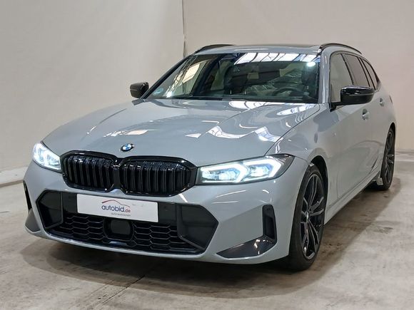 Skats no kreisās puses priekšā