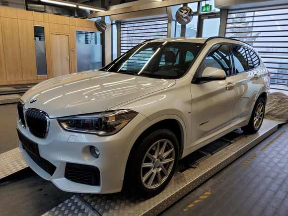 Вид спереди слева