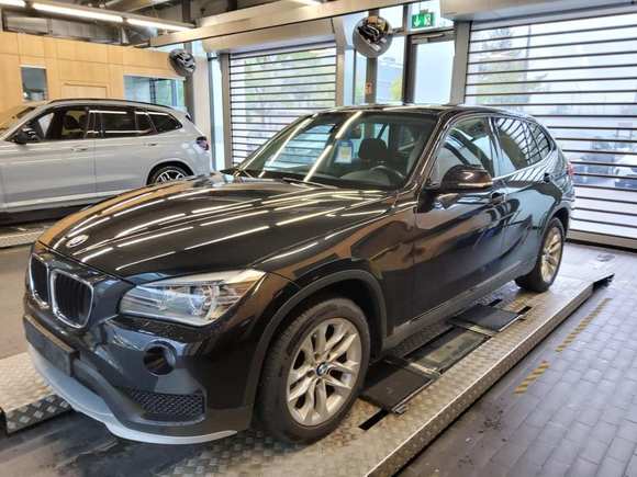 Вид спереди слева