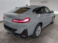 Skats no labās puses aizmugurē