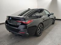 Skats no labās puses aizmugurē