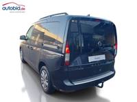 Вид сзади слева