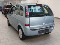 Widok z tyłu po stronie lewej