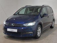 Skats no kreisās puses priekšā