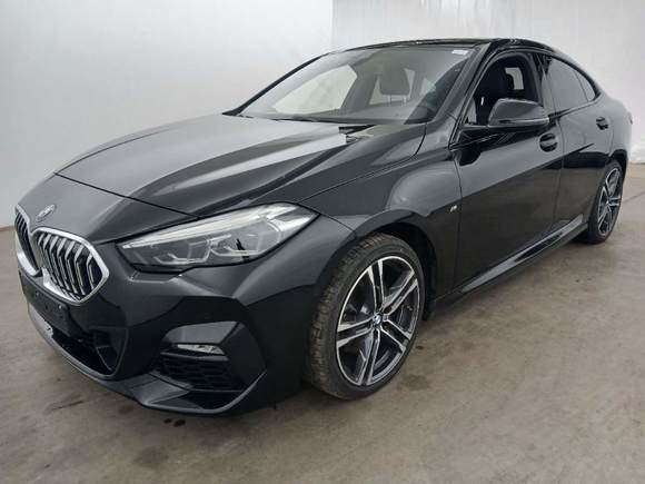 Skats no kreisās puses priekšā