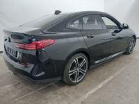 Skats no labās puses aizmugurē