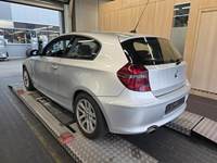 Вид сзади слева