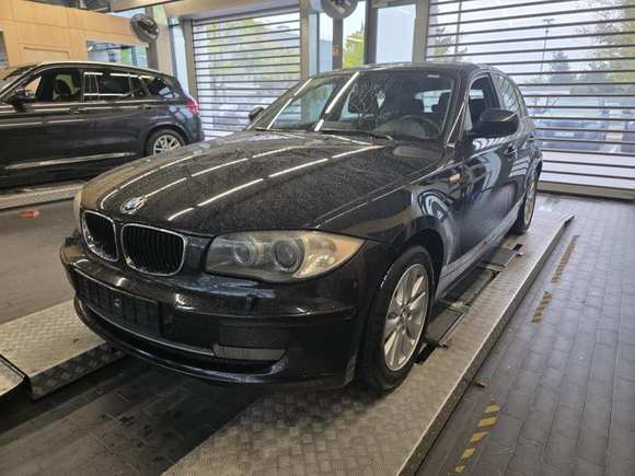 Вид спереди слева