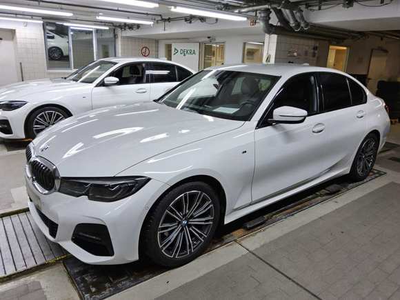 Вид спереди слева