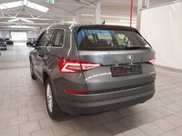 Widok z tyłu po stronie lewej