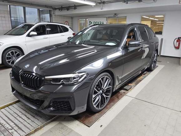 Вид спереди слева