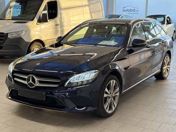 Вид спереди слева