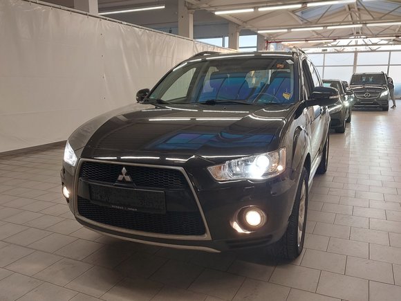 Вид спереди слева