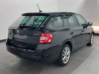 Pogled od pozadi desno