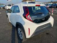 Widok z tyłu po stronie lewej