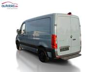 Widok z tyłu po stronie lewej