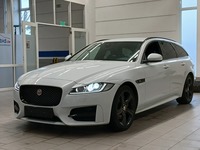 Skats no kreisās puses priekšā