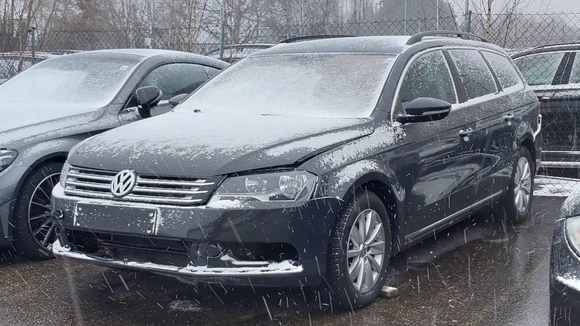 Вид спереди слева