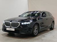 Skats no kreisās puses priekšā