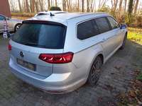 Pogled od pozadi desno