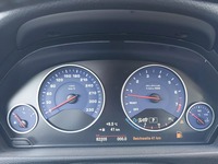 Pohled na přístrojovou desku